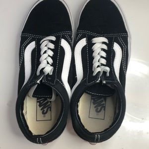 Black and white size 6.0 women’s vans